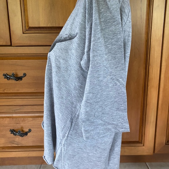 💰3 for $20 - A bit longer shirt 3/4 arms - Picture 2 of 7